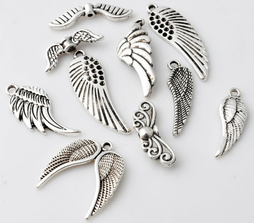 Code: D10520 (Melange d'ailes taille variable 20Pcs) 